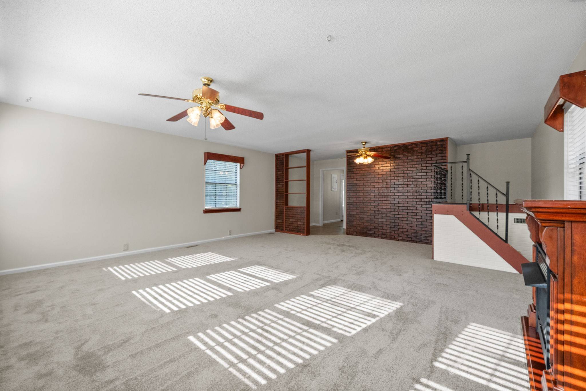 Cumberland City, TN 37050,511 Main St