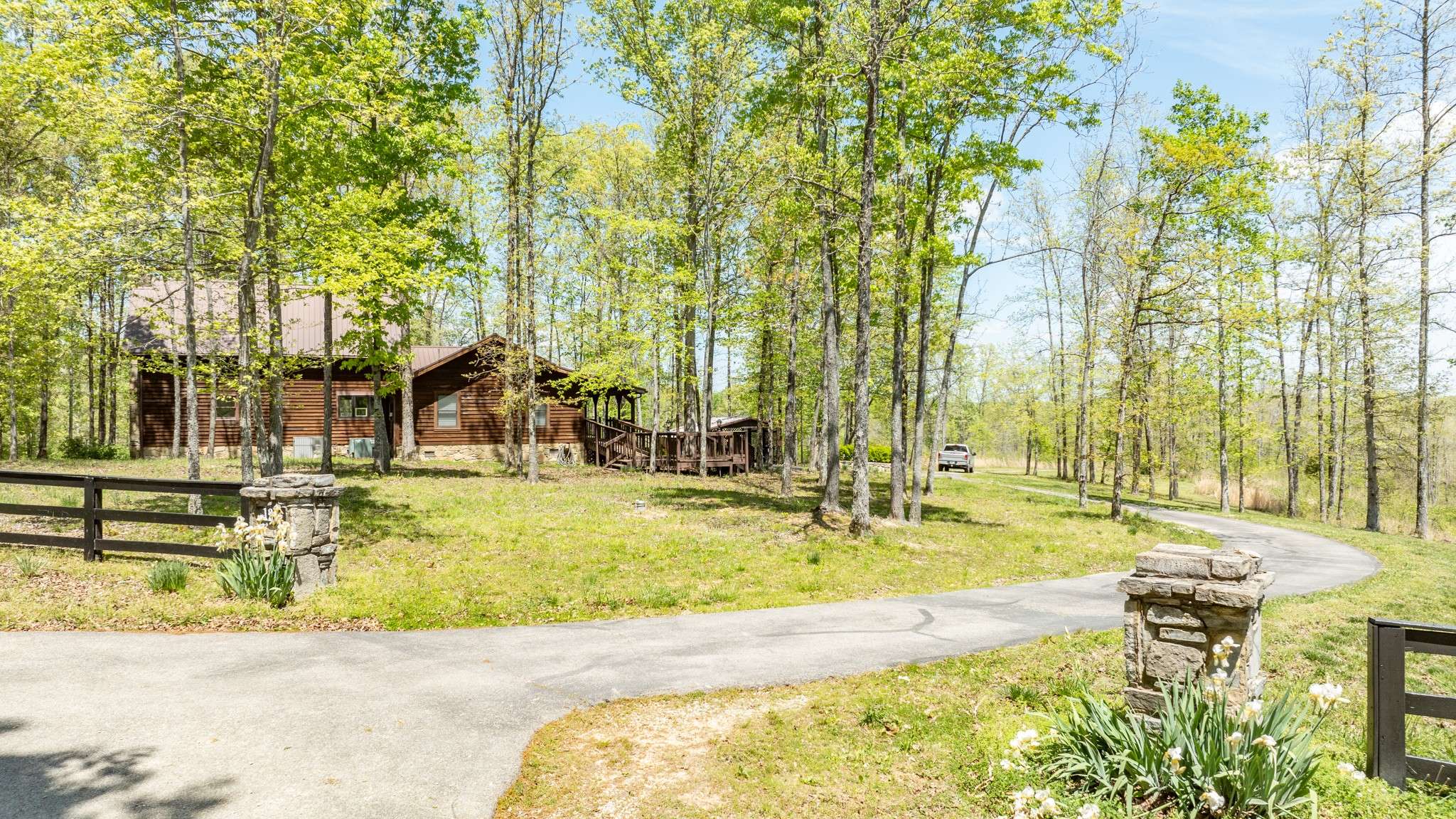 Hampshire, TN 38461,121 Emerald Dr