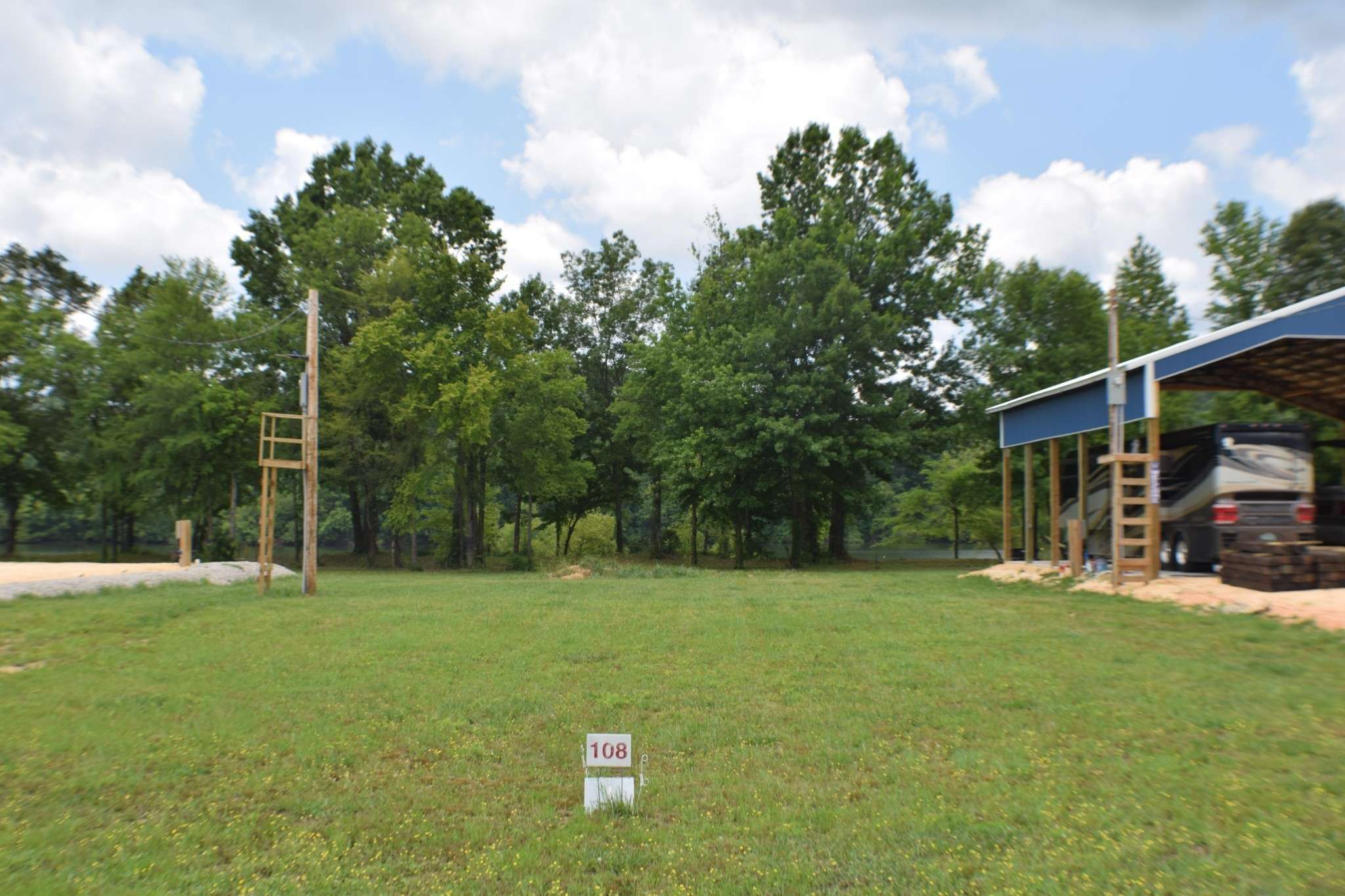 Clifton, TN 38425,855 Hardin Bottom River Rd