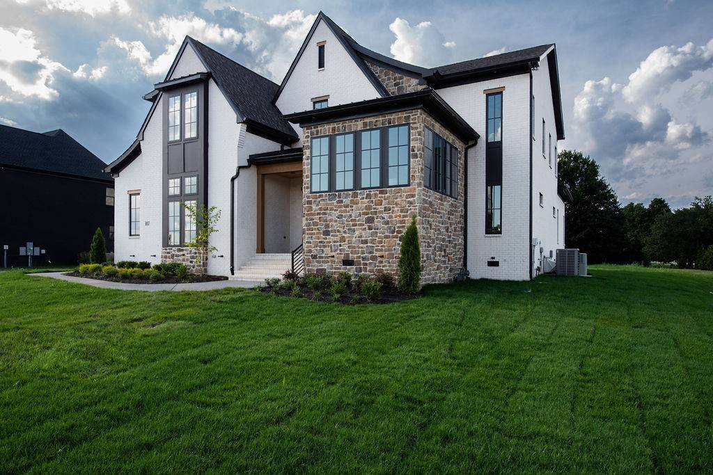 Mount Juliet, TN 37122,102 Autumn Breeze Dr
