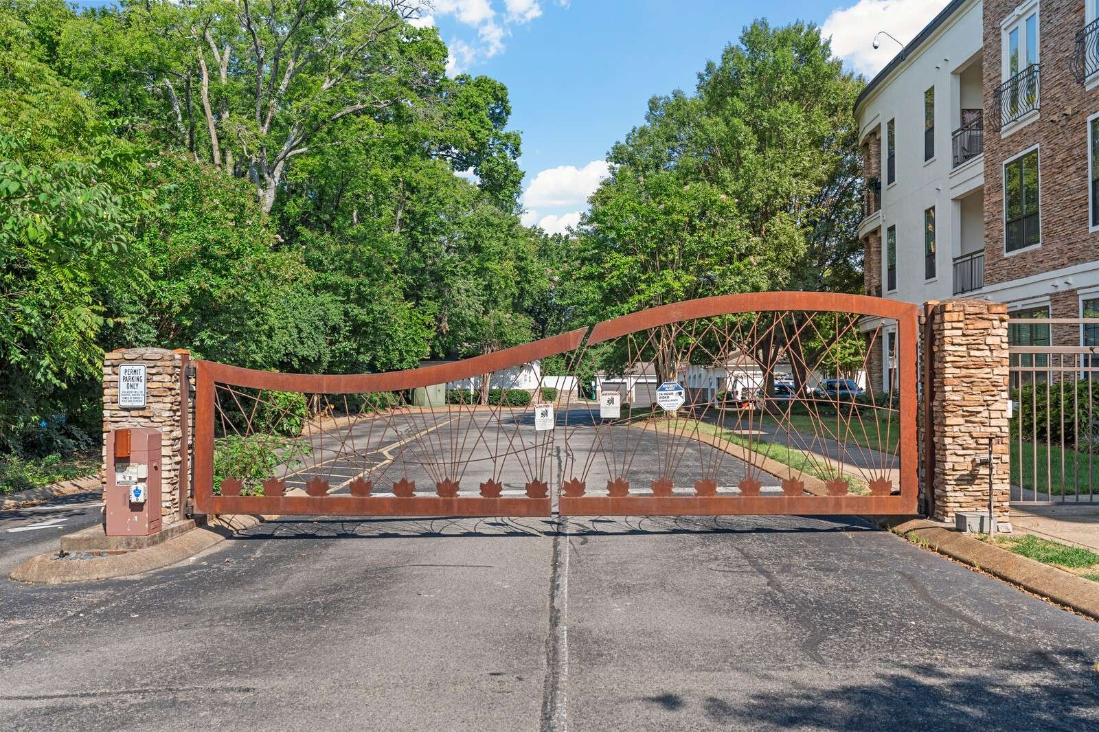 Nashville, TN 37212,2600 Hillsboro Pk #128