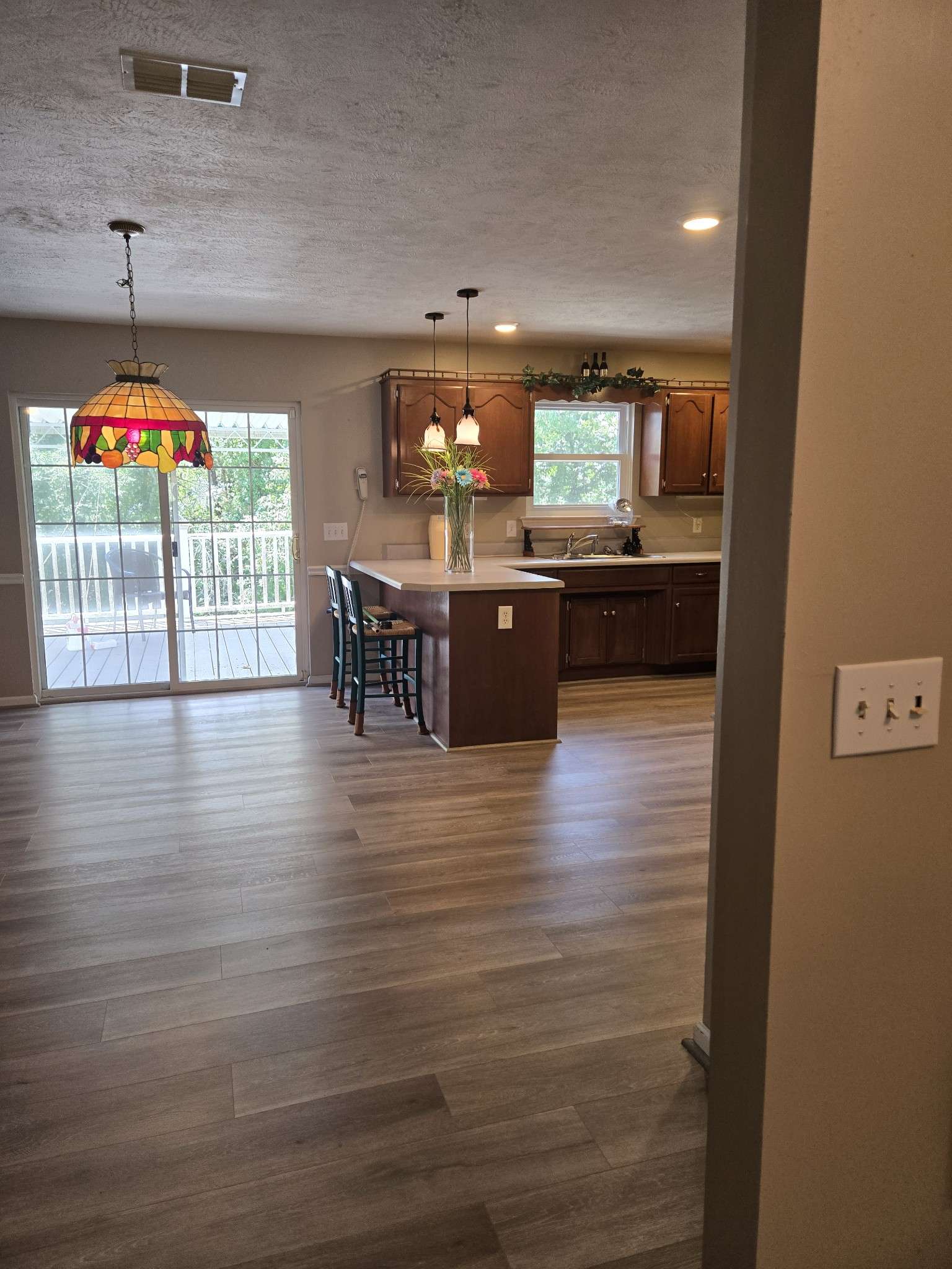 La Vergne, TN 37086,2124 Academy Way