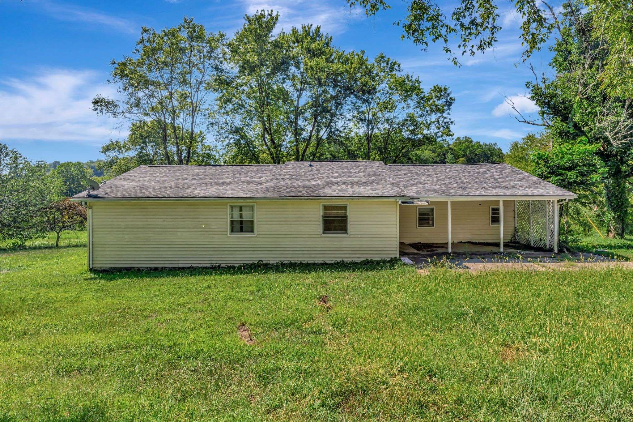 Pleasant Shade, TN 37145,14 Oak Ln