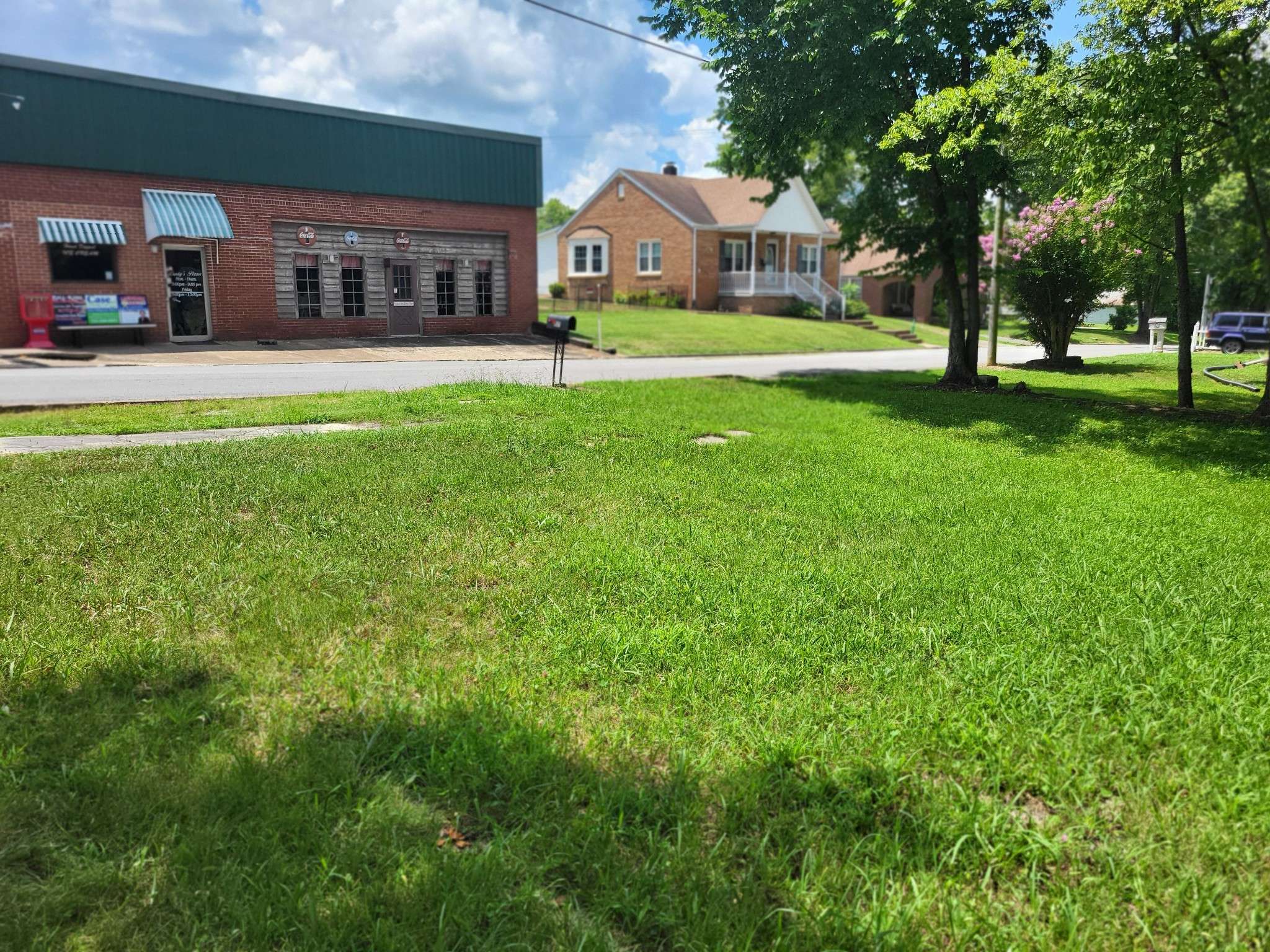 Camden, TN 38320,1 Maple Street