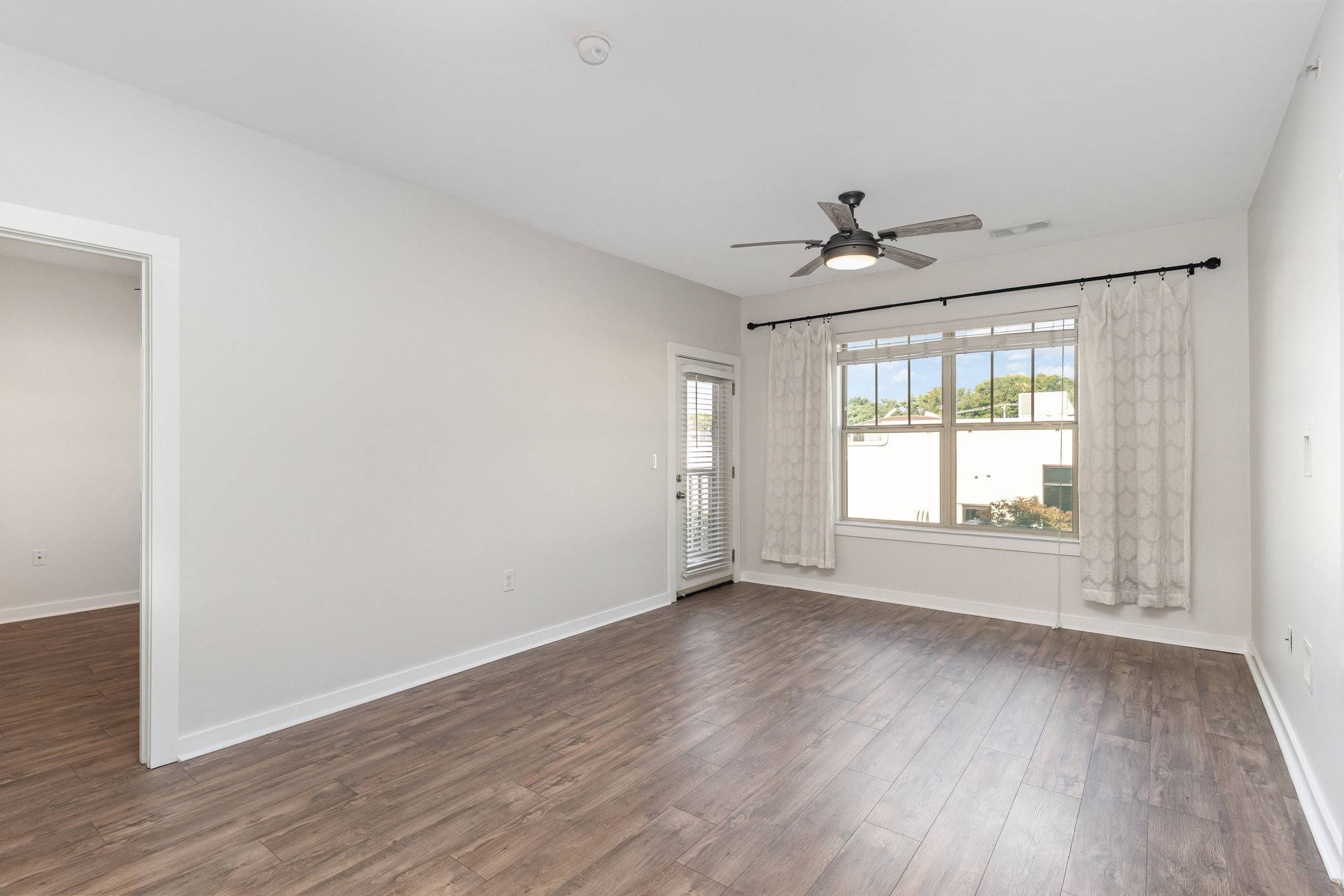 Nashville, TN 37211,2197 Nolensville Pike #212