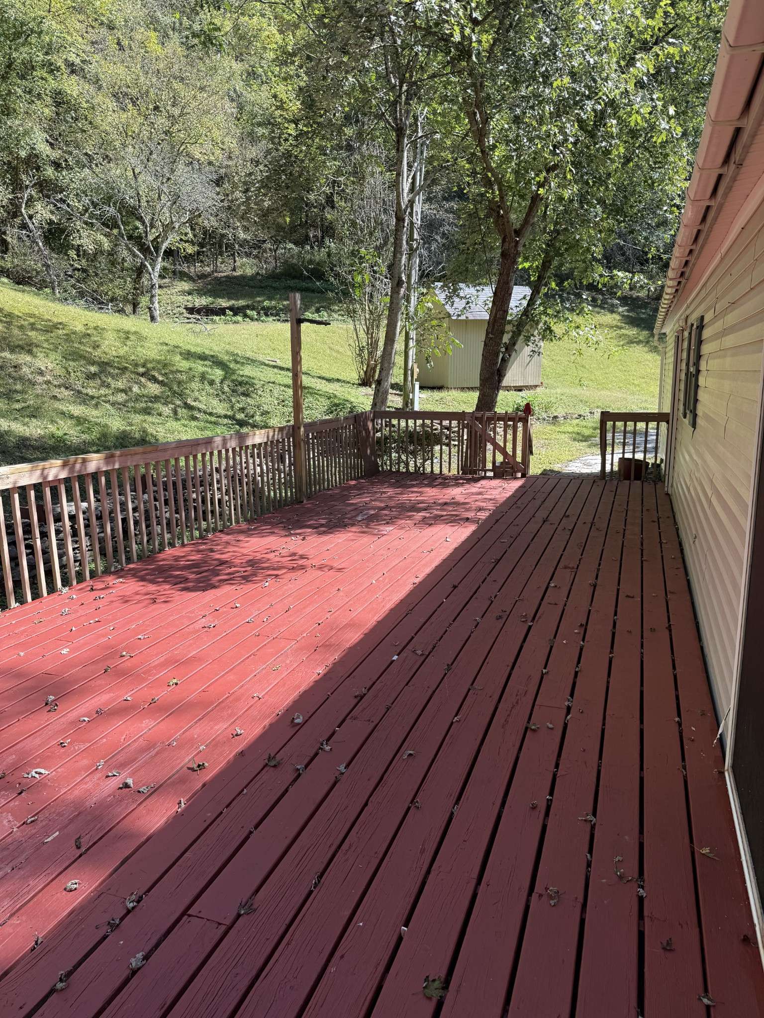 Pleasant Shade, TN 37145,33 Nascar Ln