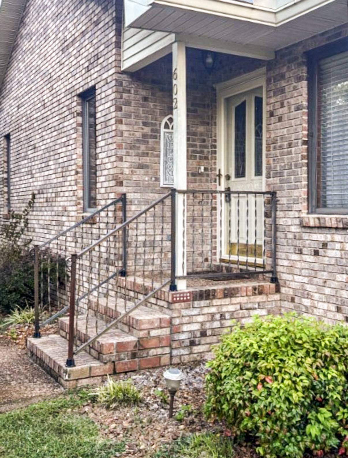 Tullahoma, TN 37388,602 Twelve Oaks Rd