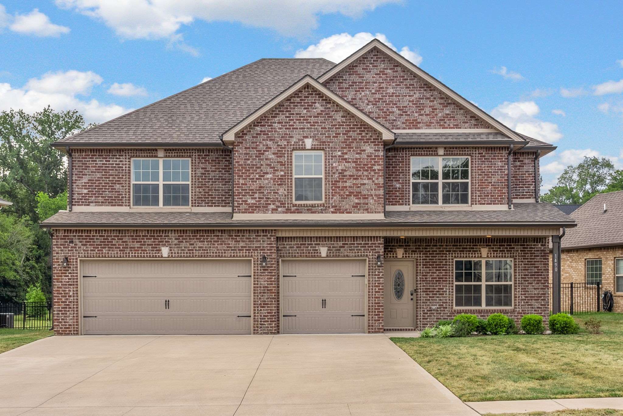 Clarksville, TN 37043,1490 English Oak Drive