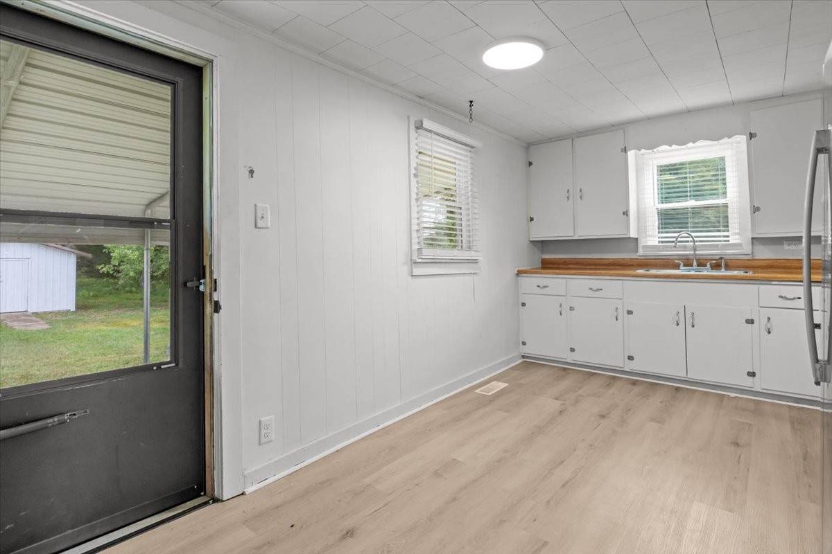 Waverly, TN 37185,5587 US Hwy 70 E