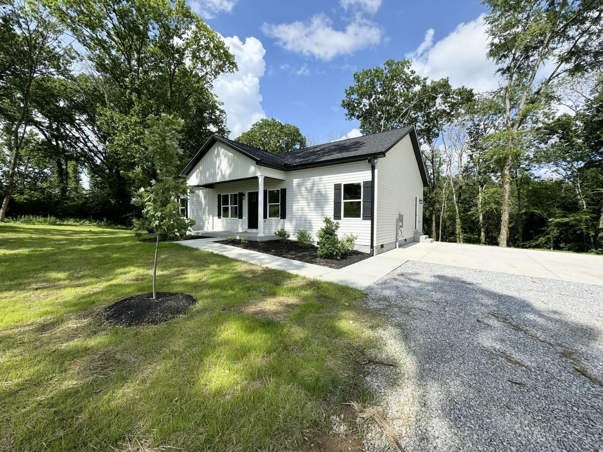 Castalian Springs, TN 37031,5160 Highway 231S