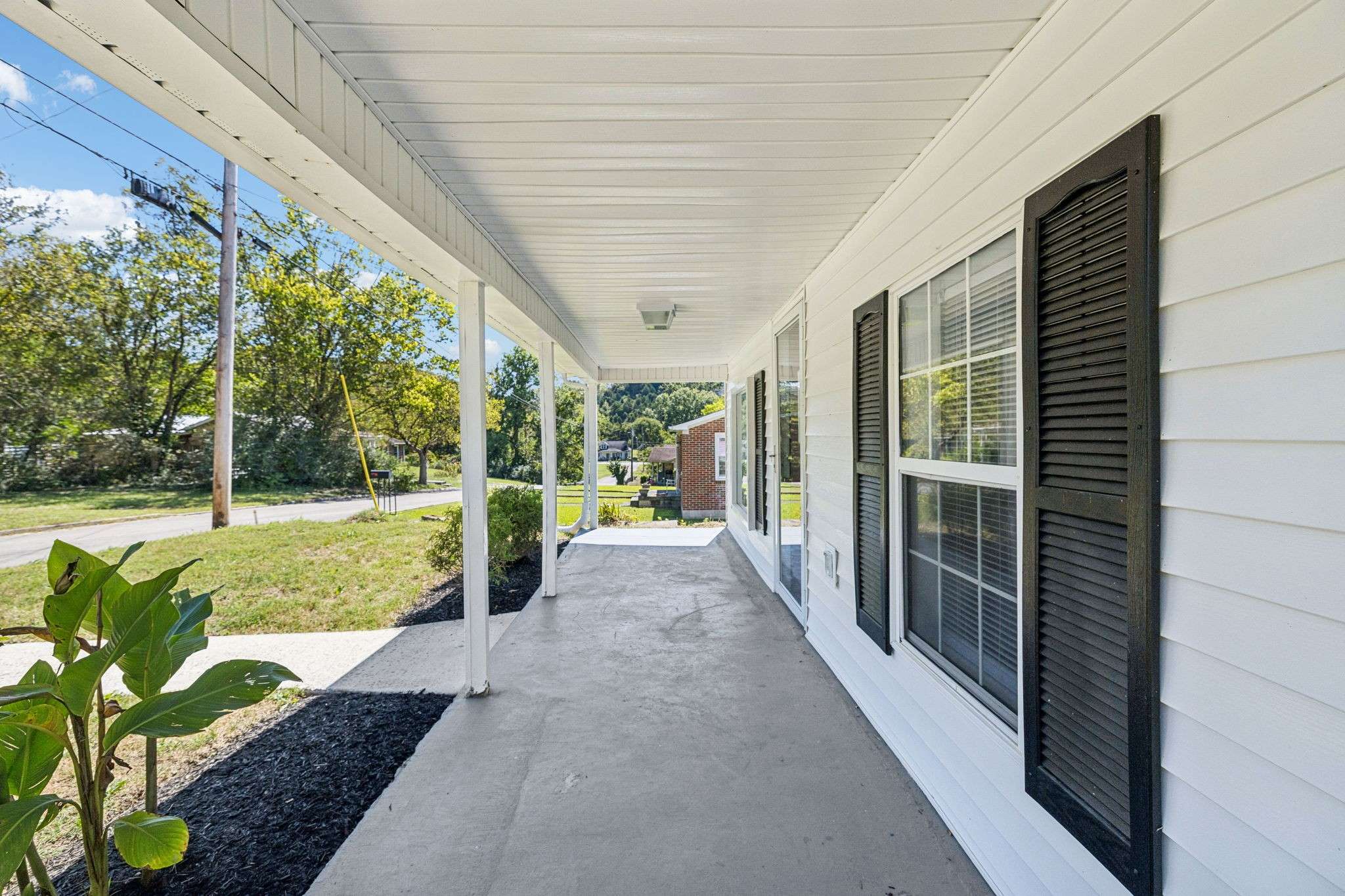 Dowelltown, TN 37059,207 Sims St