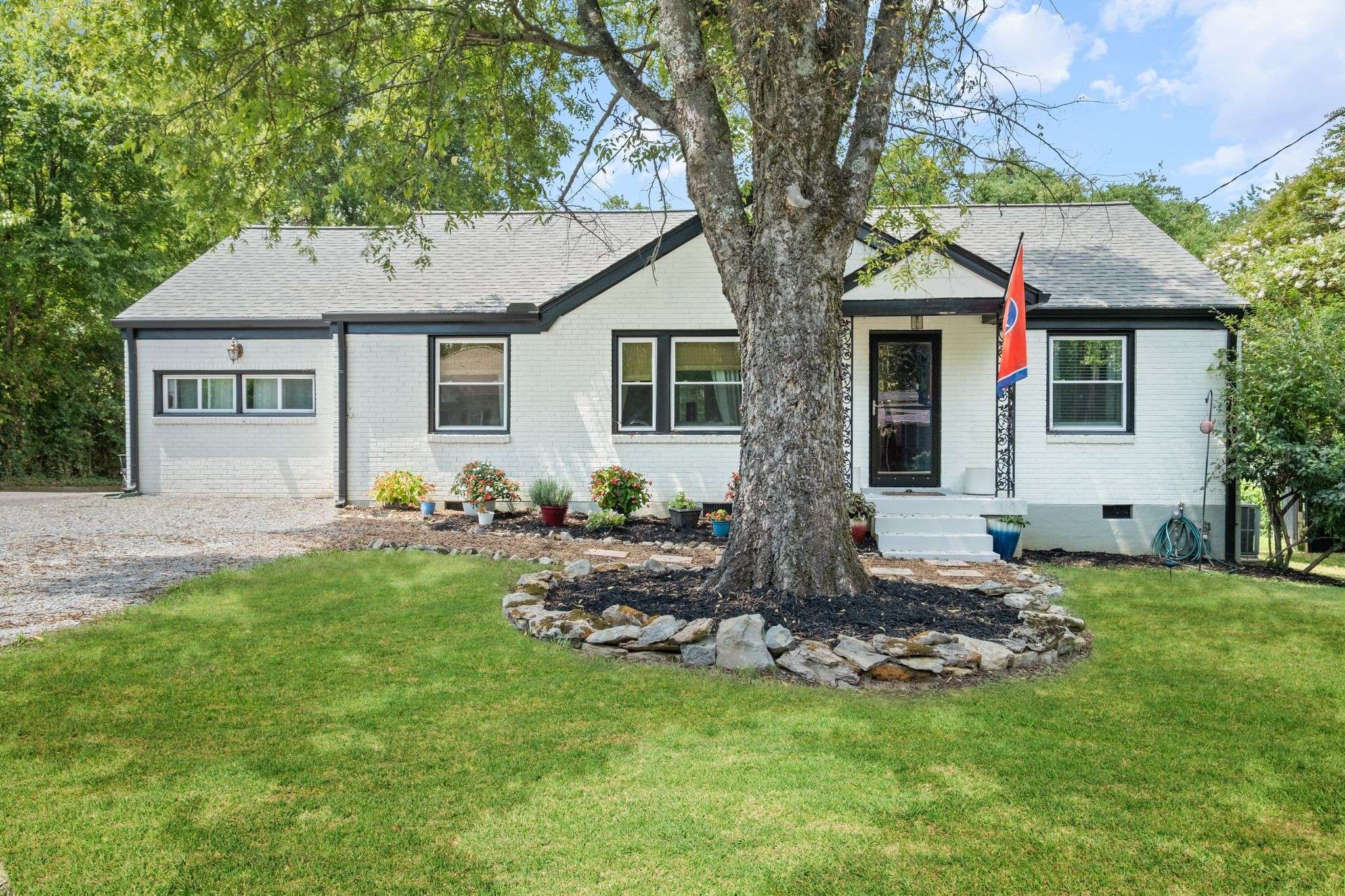 Nashville, TN 37216,4907 Log Cabin Rd