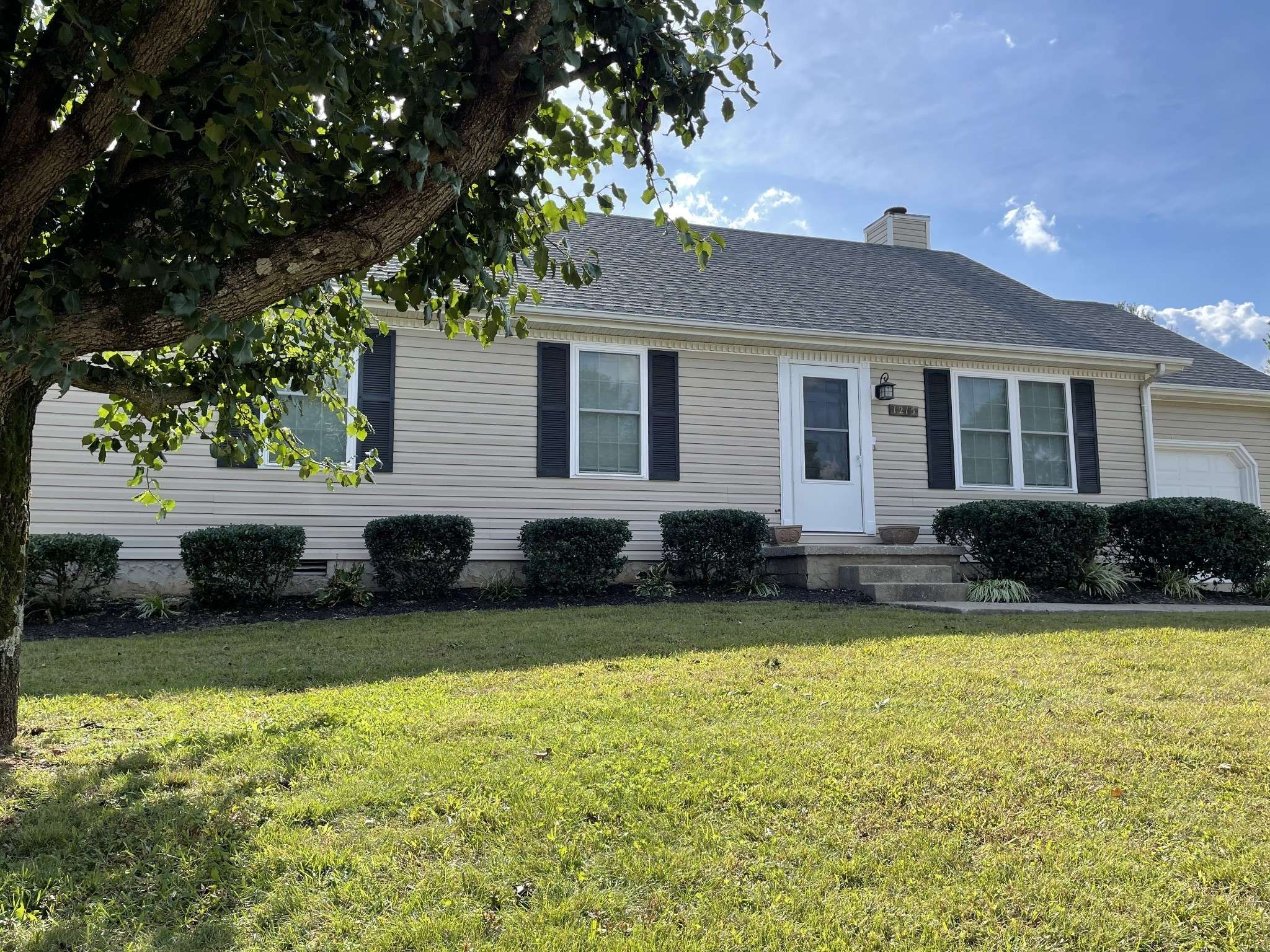 Murfreesboro, TN 37130,1215 Woods Edge
