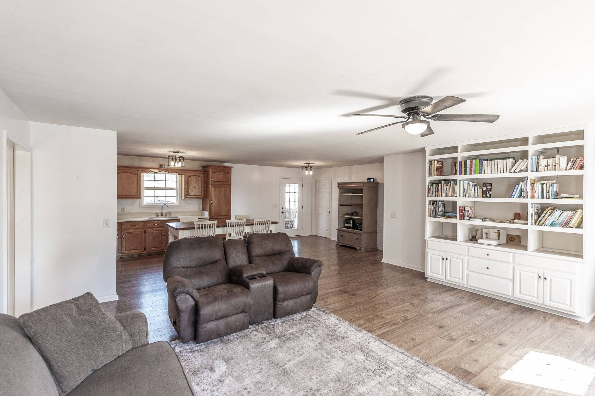 Castalian Springs, TN 37031,531 Governor Hall Rd