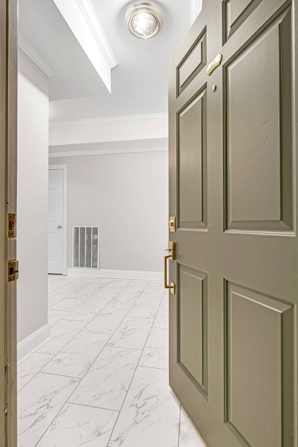 Nashville, TN 37205,4040 Woodlawn Dr #12