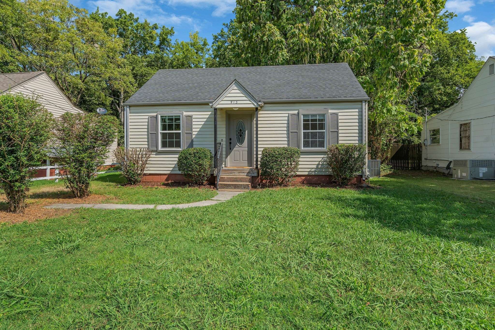 Nashville, TN 37206,913 Sharpe Ave