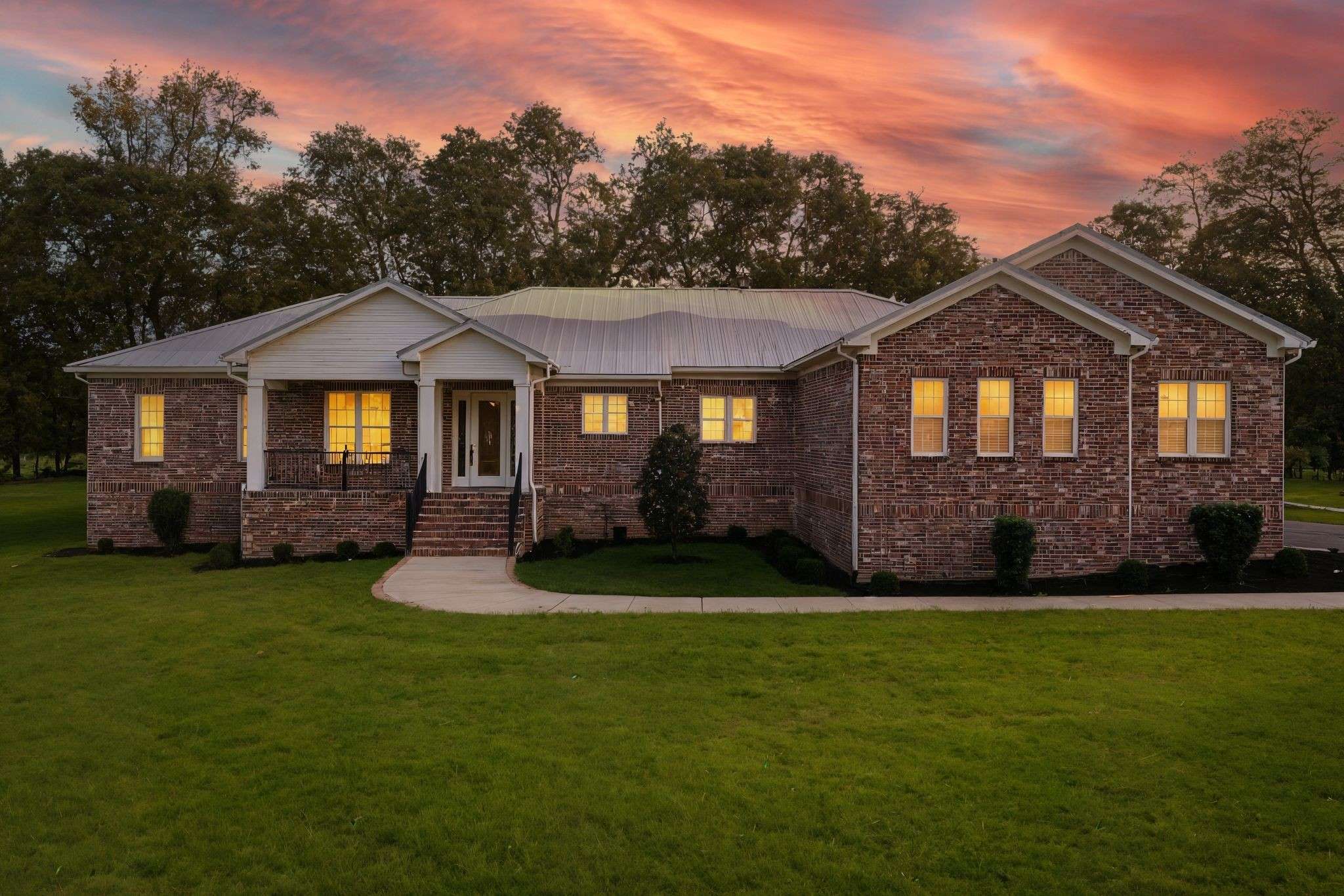 Mount Pleasant, TN 38474,808 N Main St