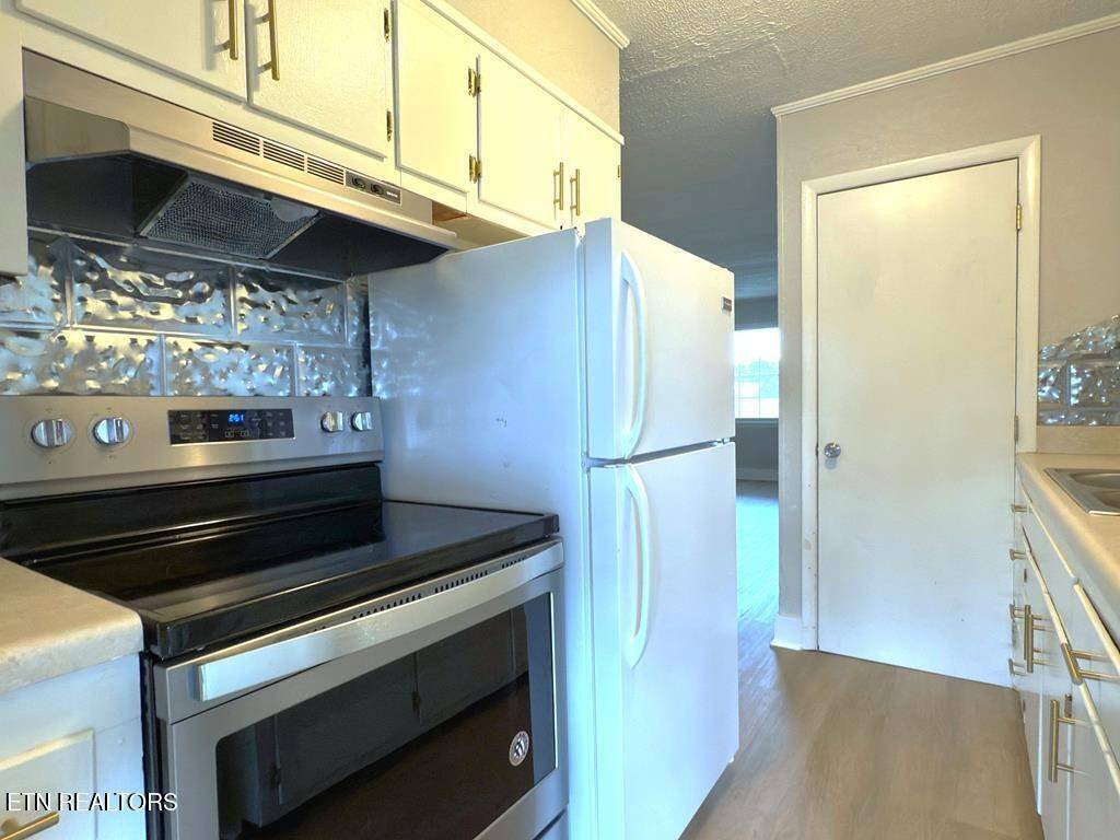 Livingston, TN 38570,214 Lakeview Stable Rd