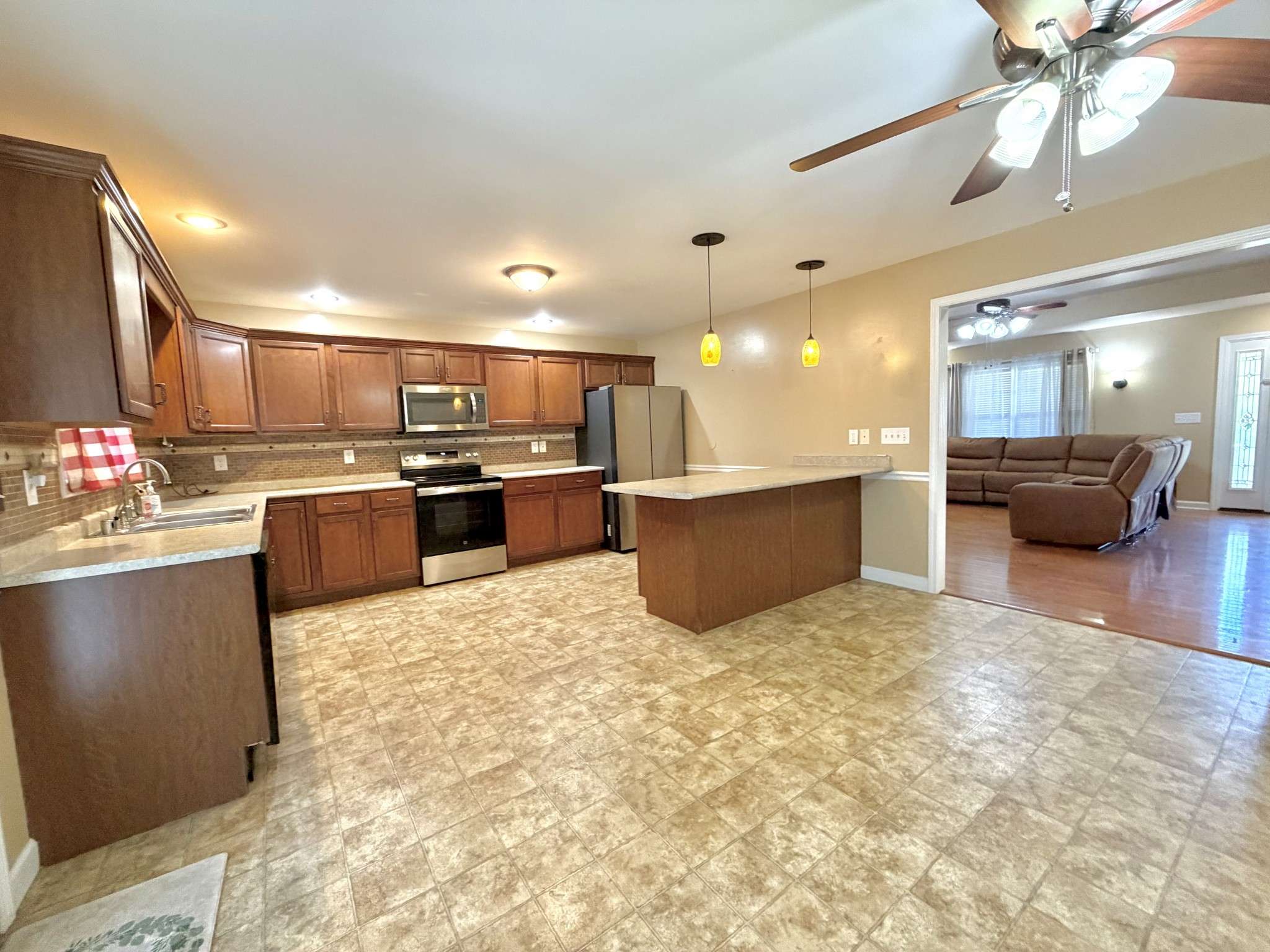 Hopkinsville, KY 42240,974 Wing Tip Cir