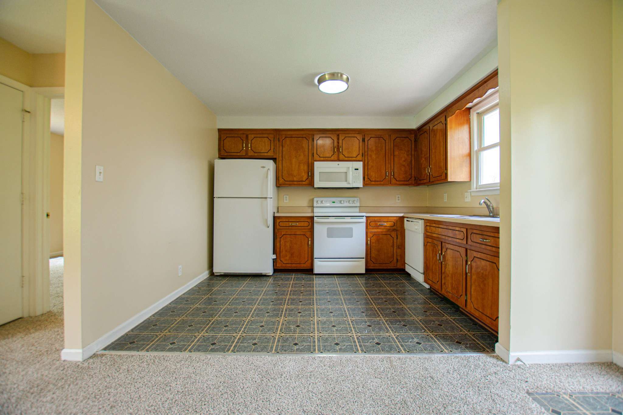 Clarksville, TN 37040,563 Briarwood Drive