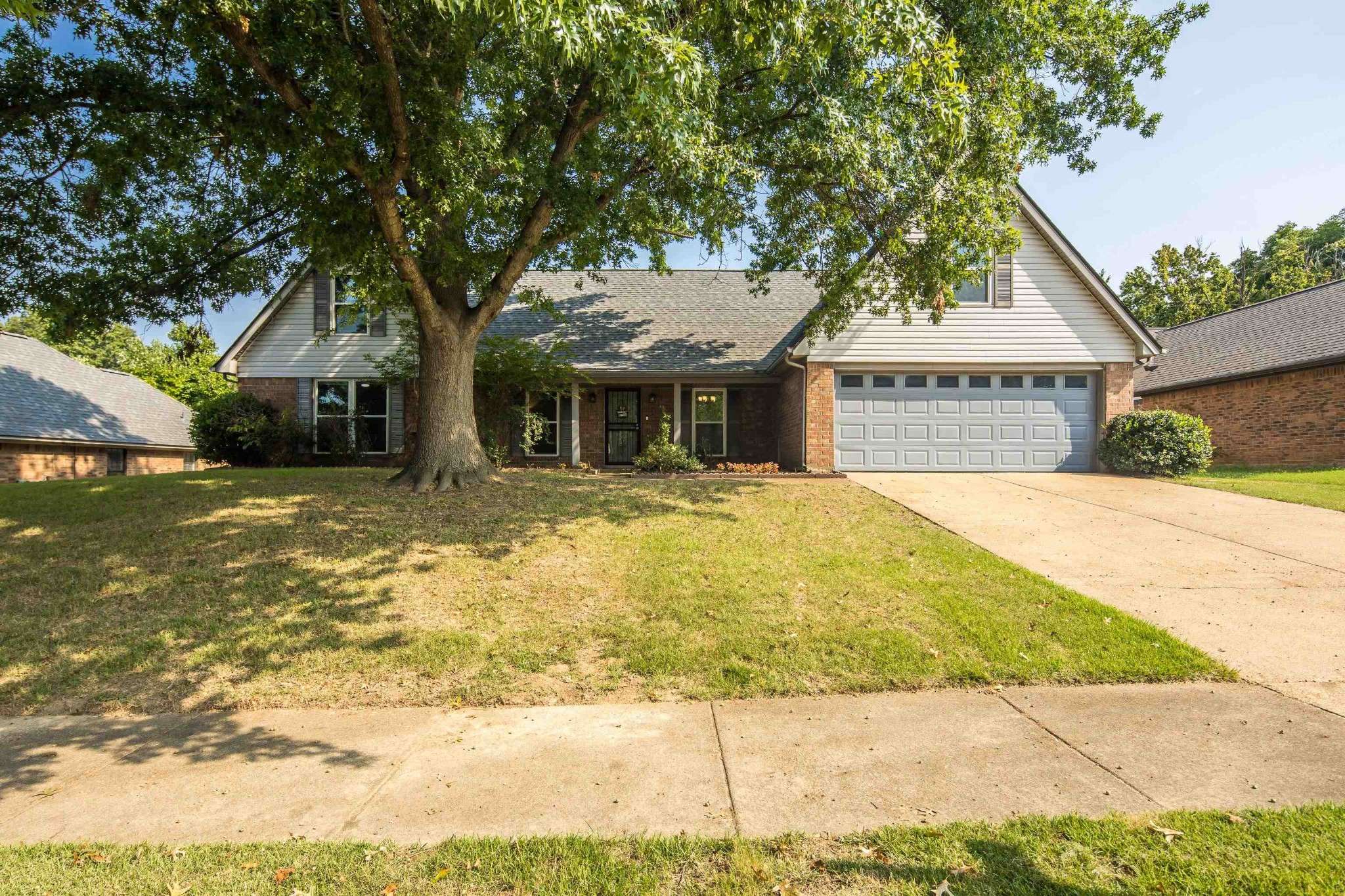 Memphis, TN 38135,6364 EASTBRIER DR