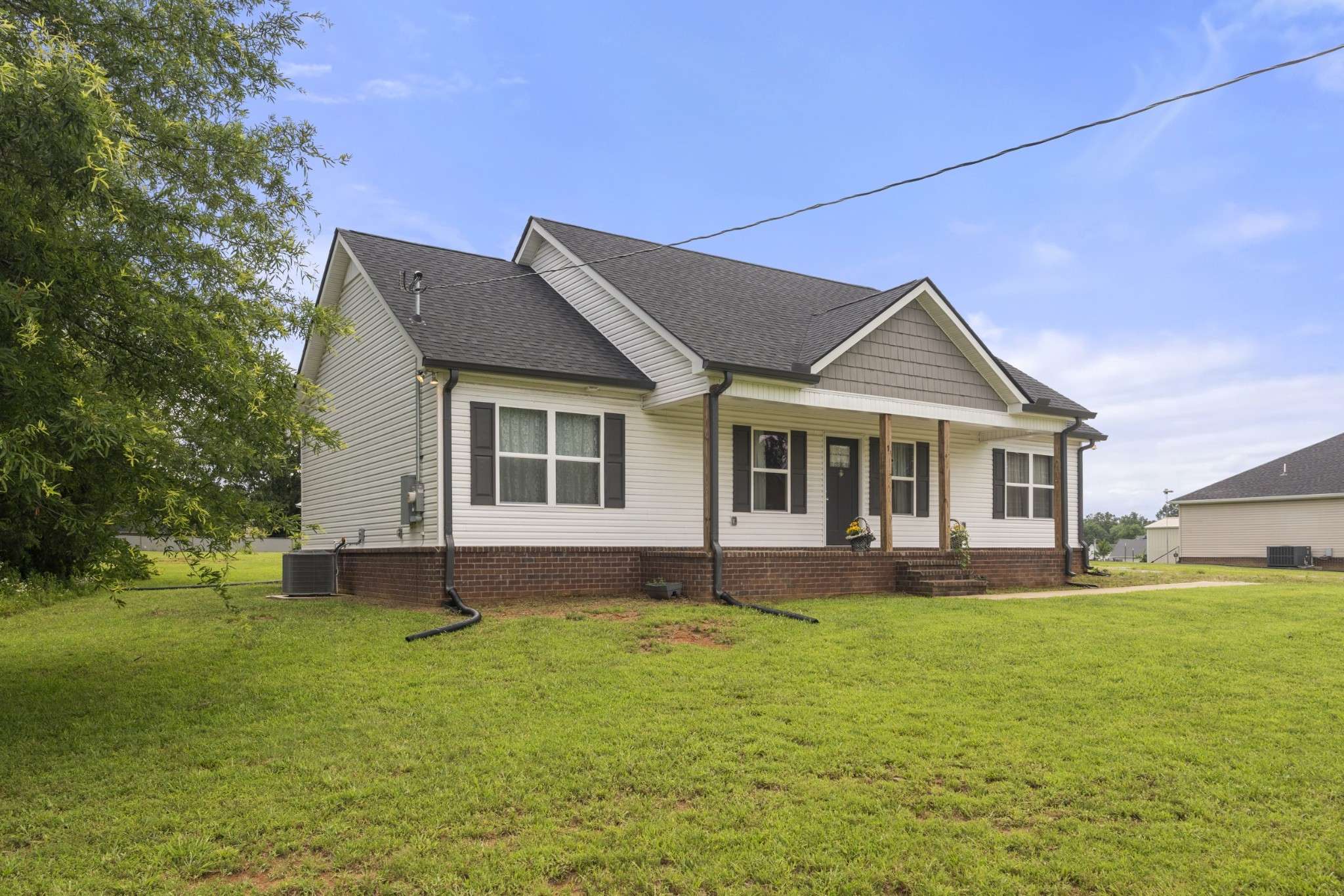 Summertown, TN 38483,1072 Dugout Rd