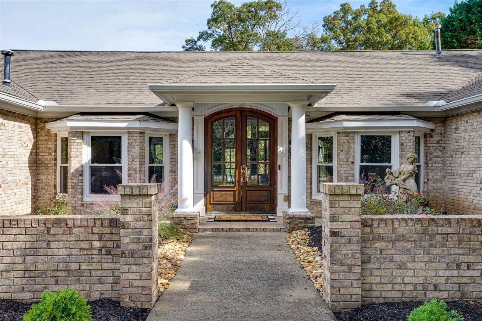 Hixson, TN 37343,5812 Lake Resort Drive