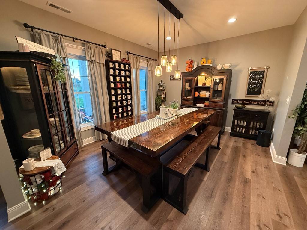 Hopkinsville, KY 42240,598 N Ridge Dr