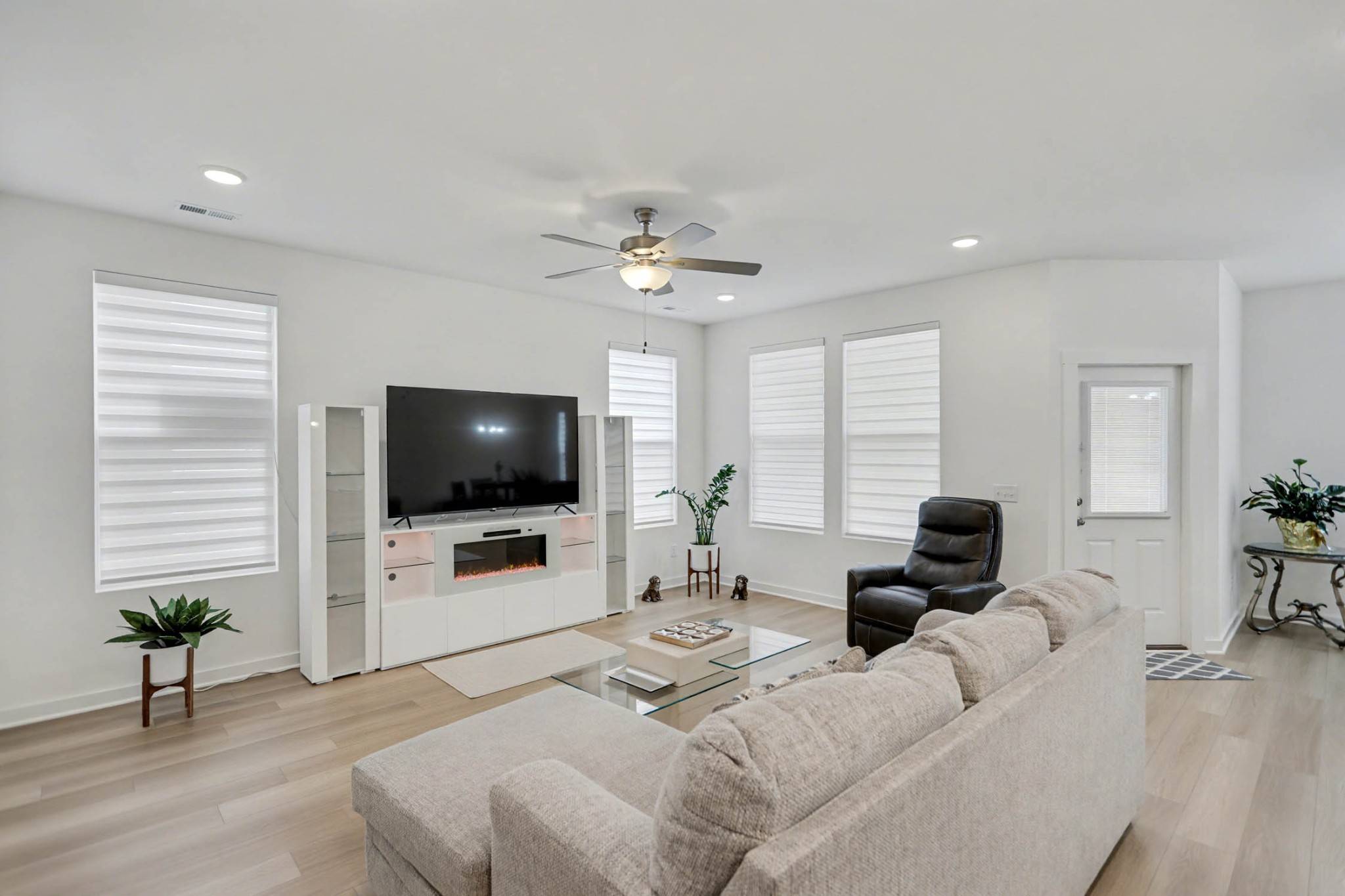 White House, TN 37188,5193 Cothron Dr