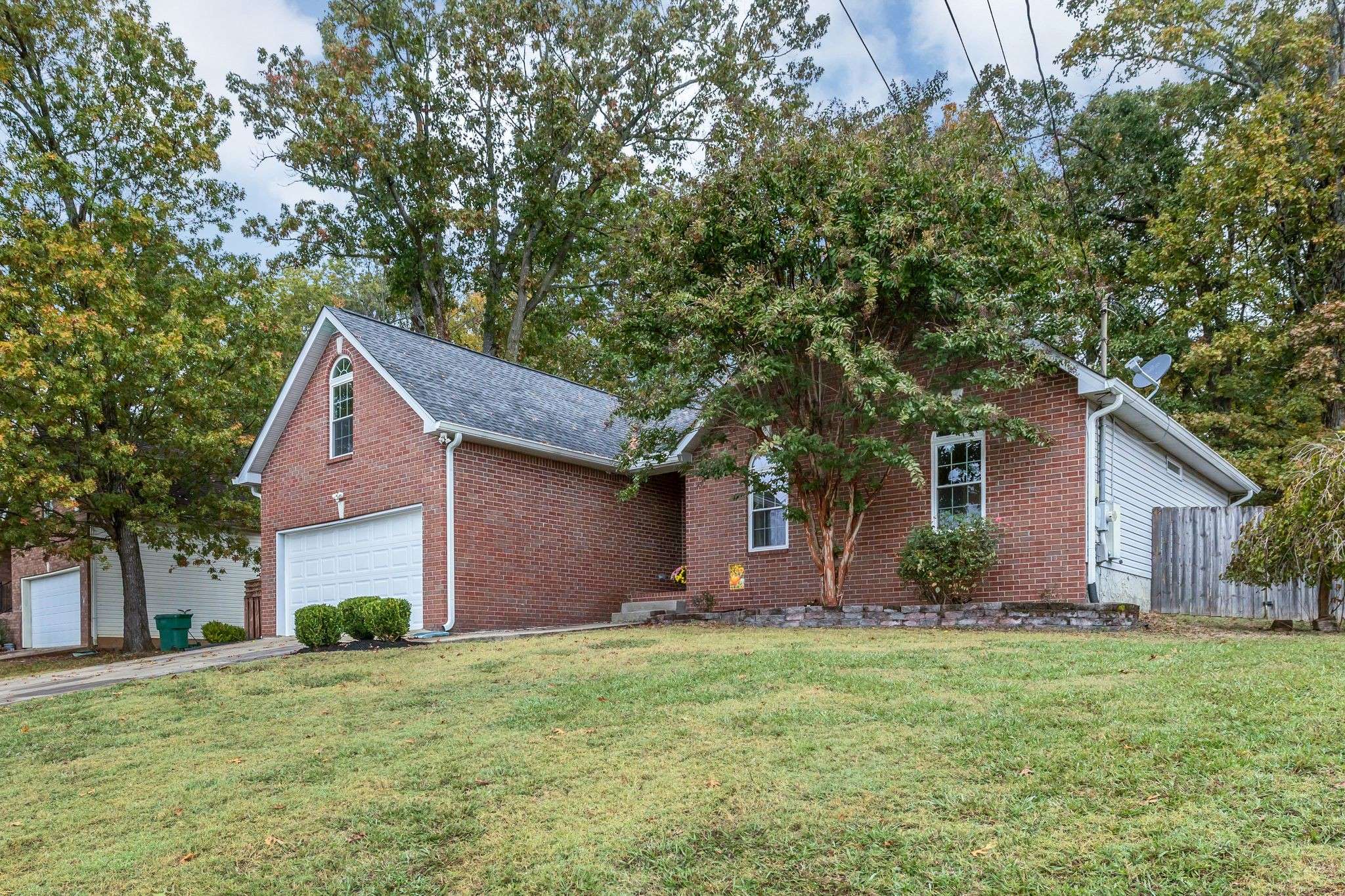 La Vergne, TN 37086,2127 Academy Way