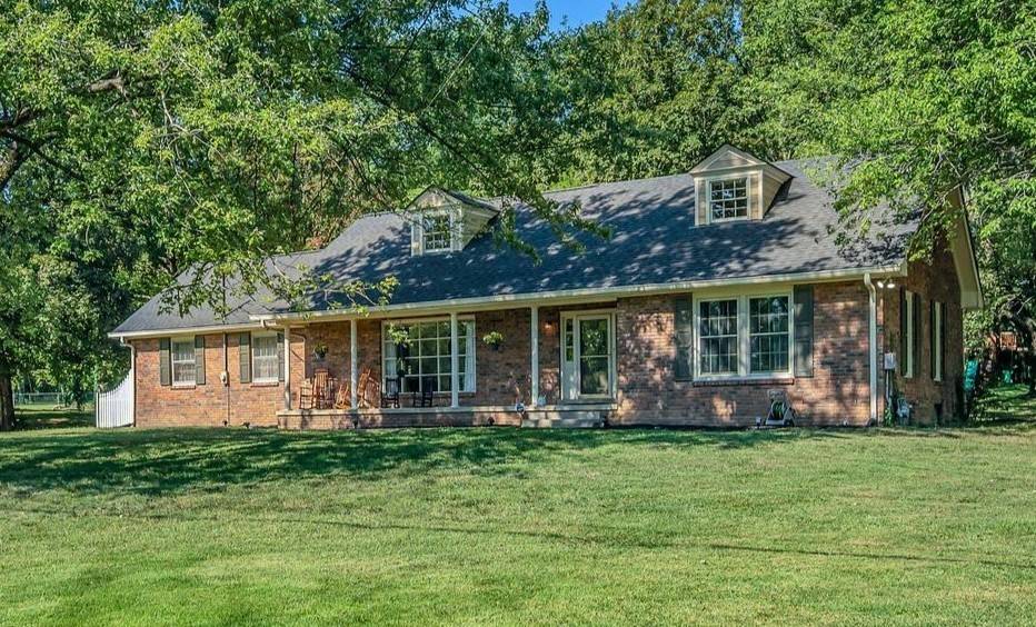 Brentwood, TN 37027,1419 Lipscomb Dr