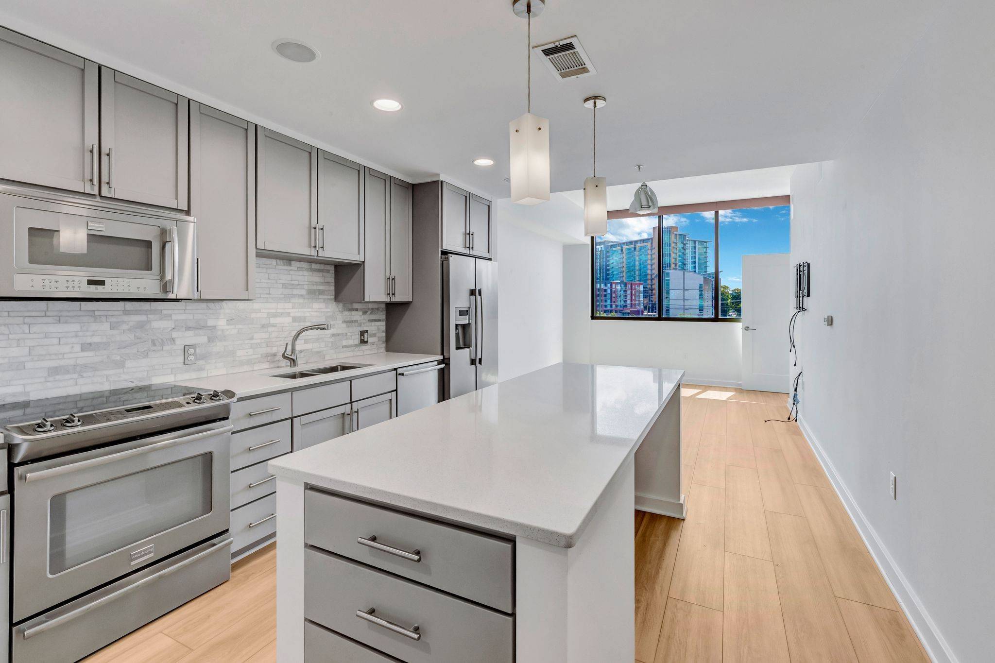 Nashville, TN 37203,1212 Laurel St #206