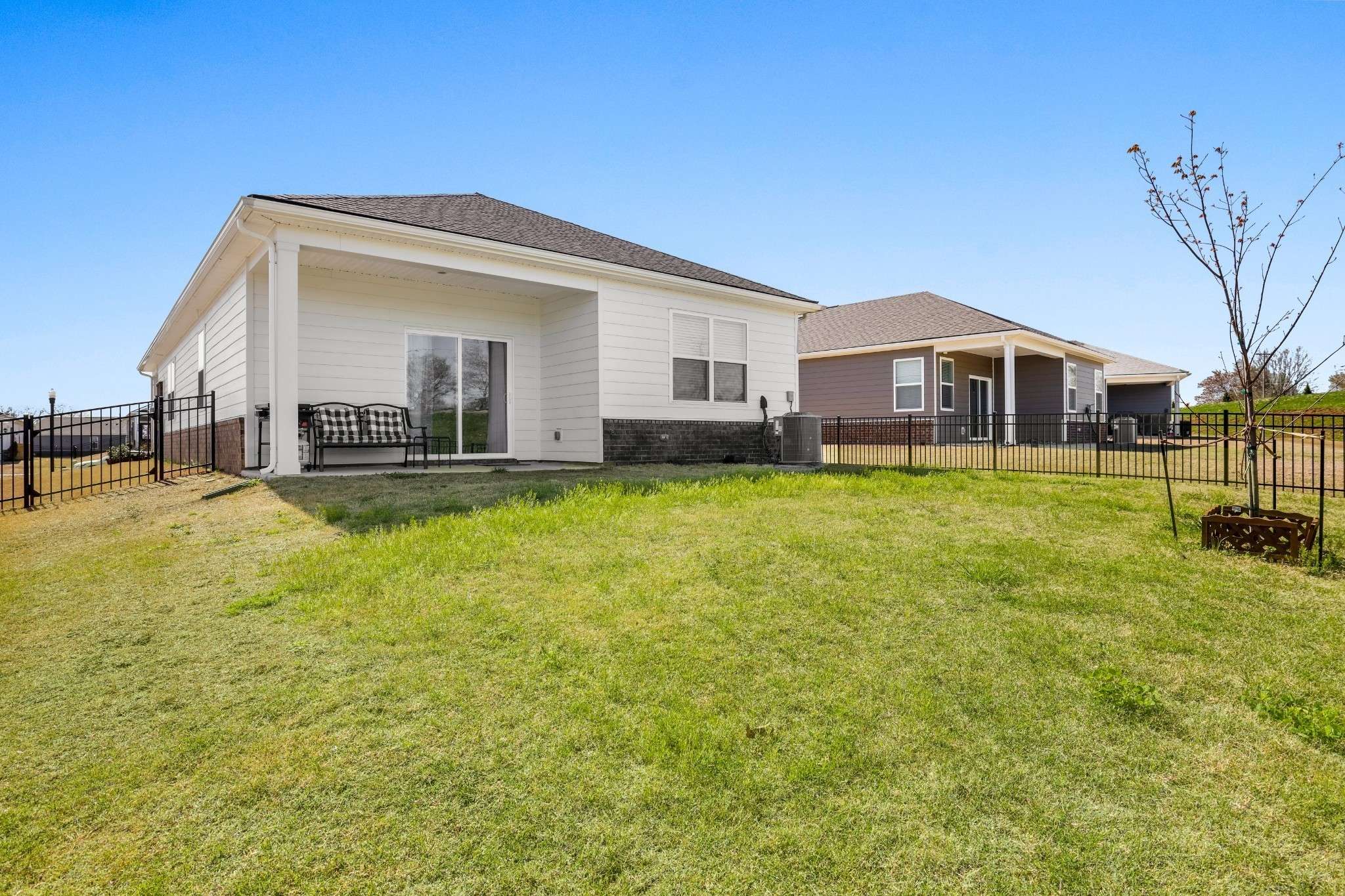 White House, TN 37188,7178 Lang Ave