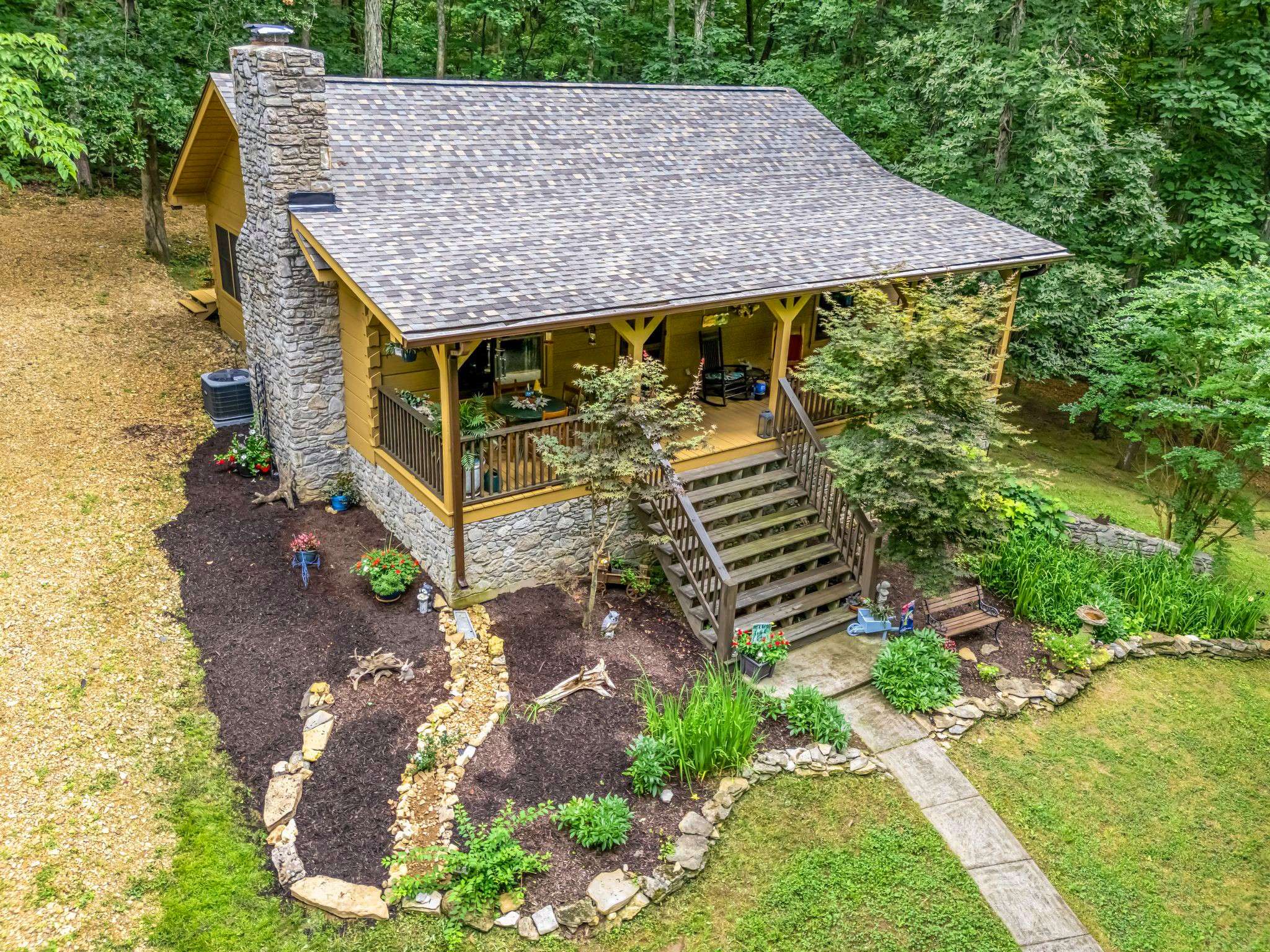 Bethpage, TN 37022,5833 Dewey Carr Rd