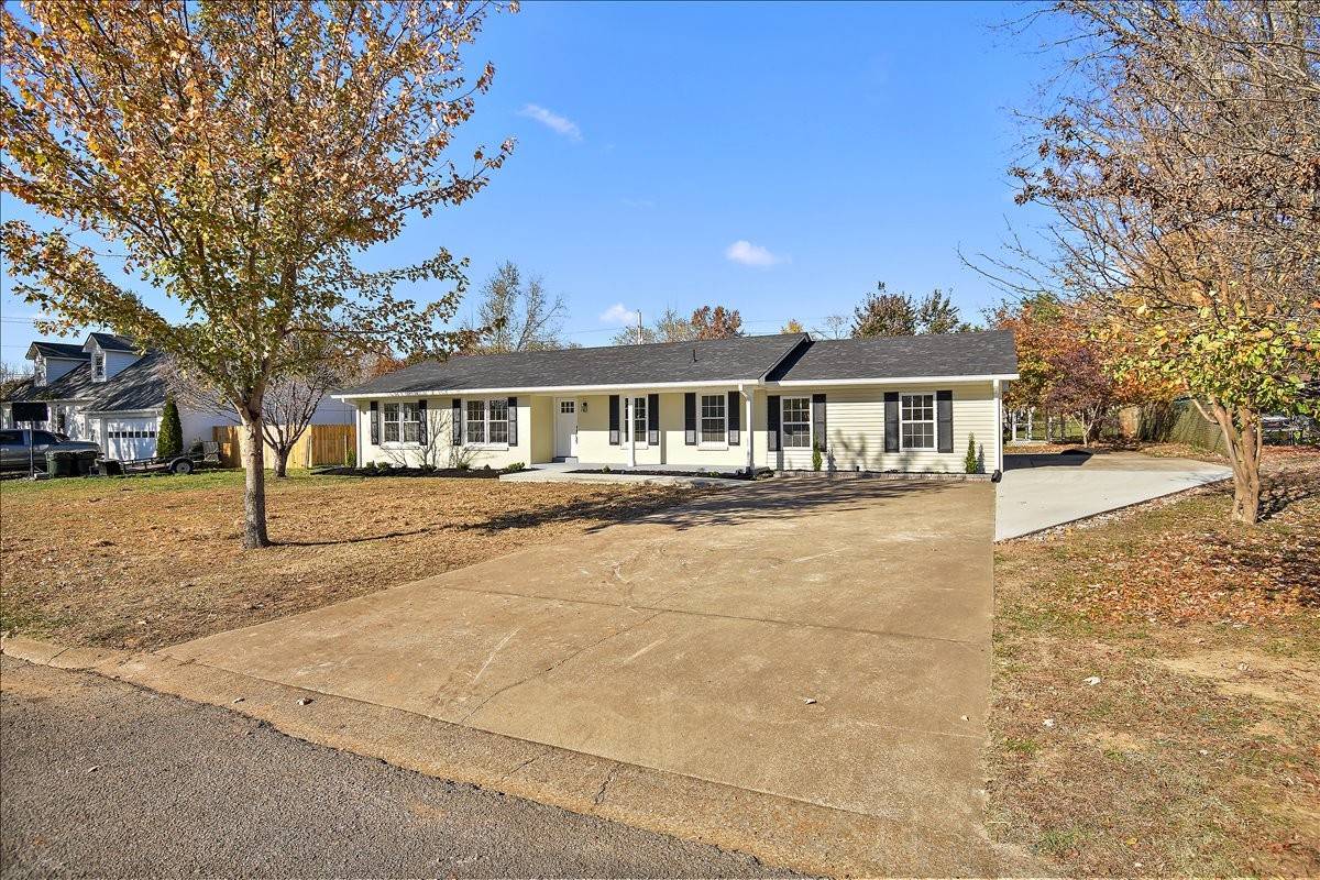 Lawrenceburg, TN 38464,502 8th St