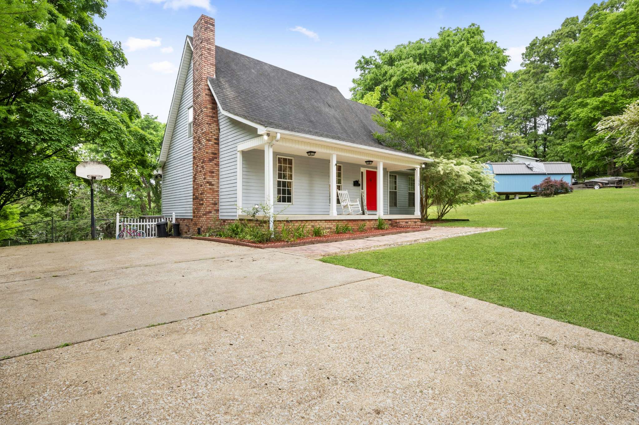 Paris, TN 38242,105 Flower Ln