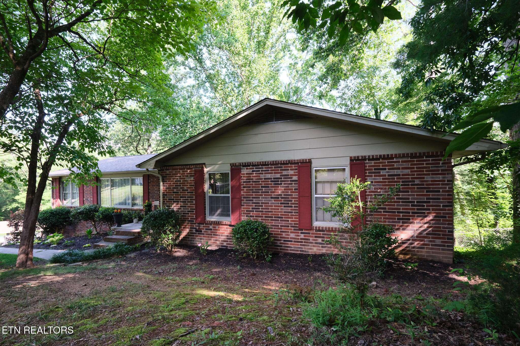 Oak Ridge, TN 37830,101 Greenbriar Lane