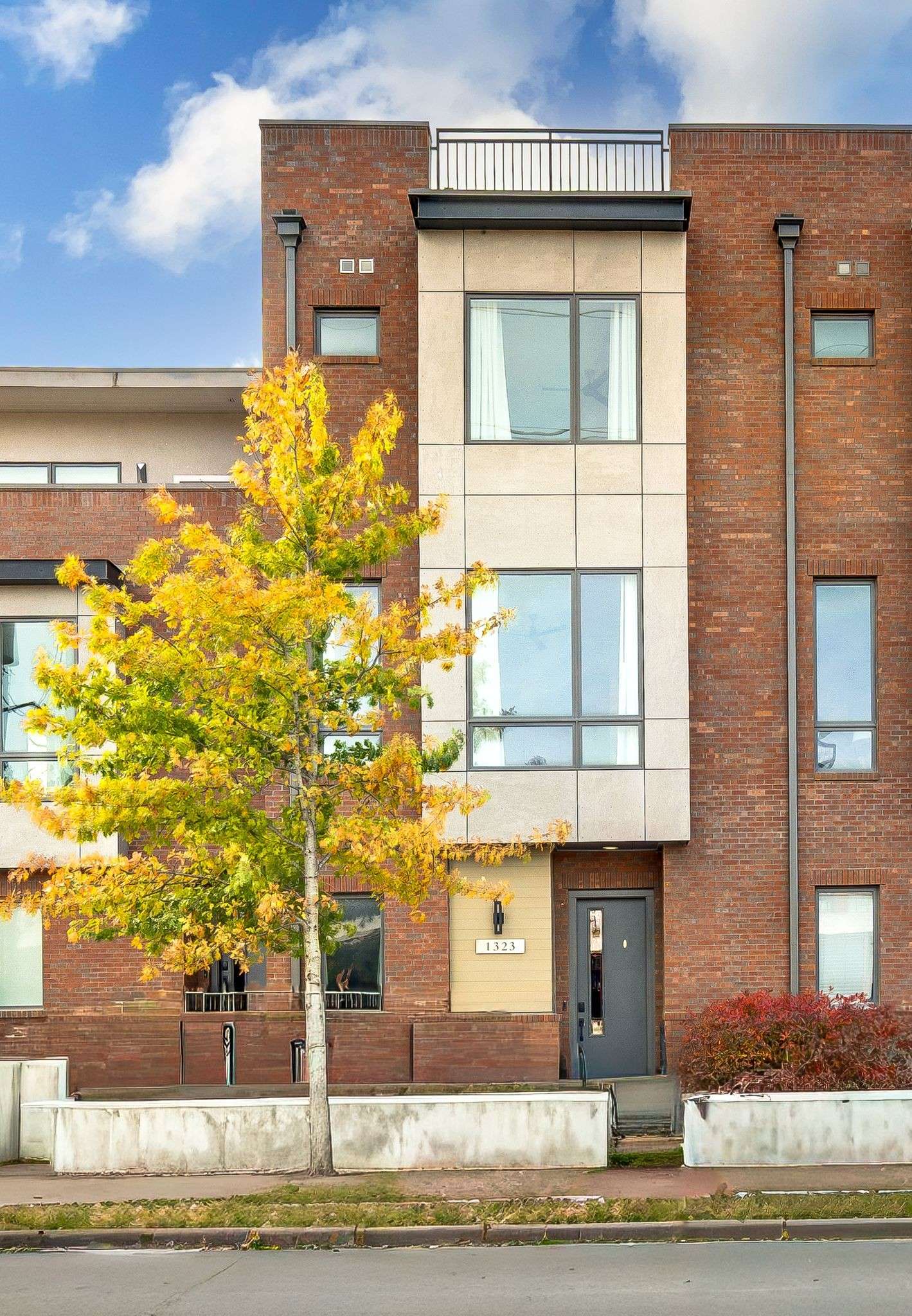 Nashville, TN 37208,1323 2nd Ave #N