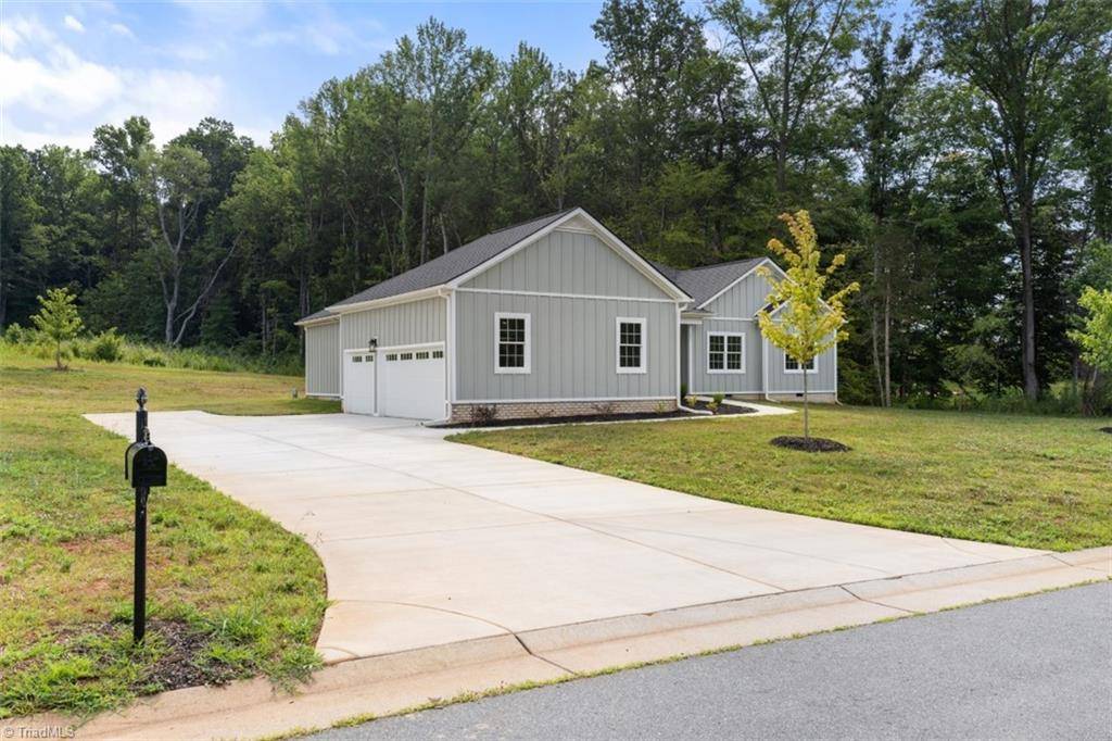 Mocksville, NC 27028,261 Summerlyn DR