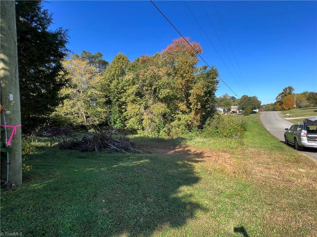 Mount Airy, NC 27030,00 Lynnewood DR #.56 Ac