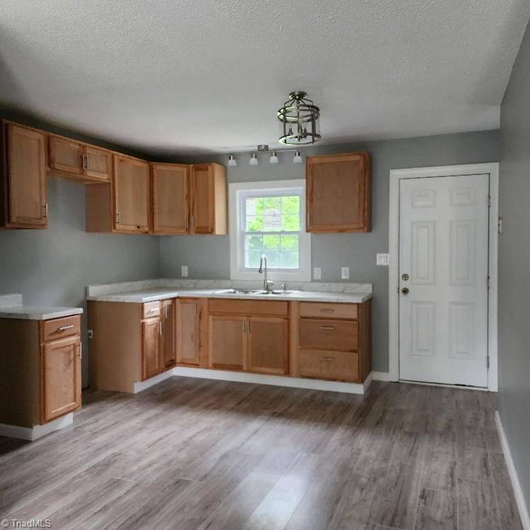High Point, NC 27260,614 Wesley DR