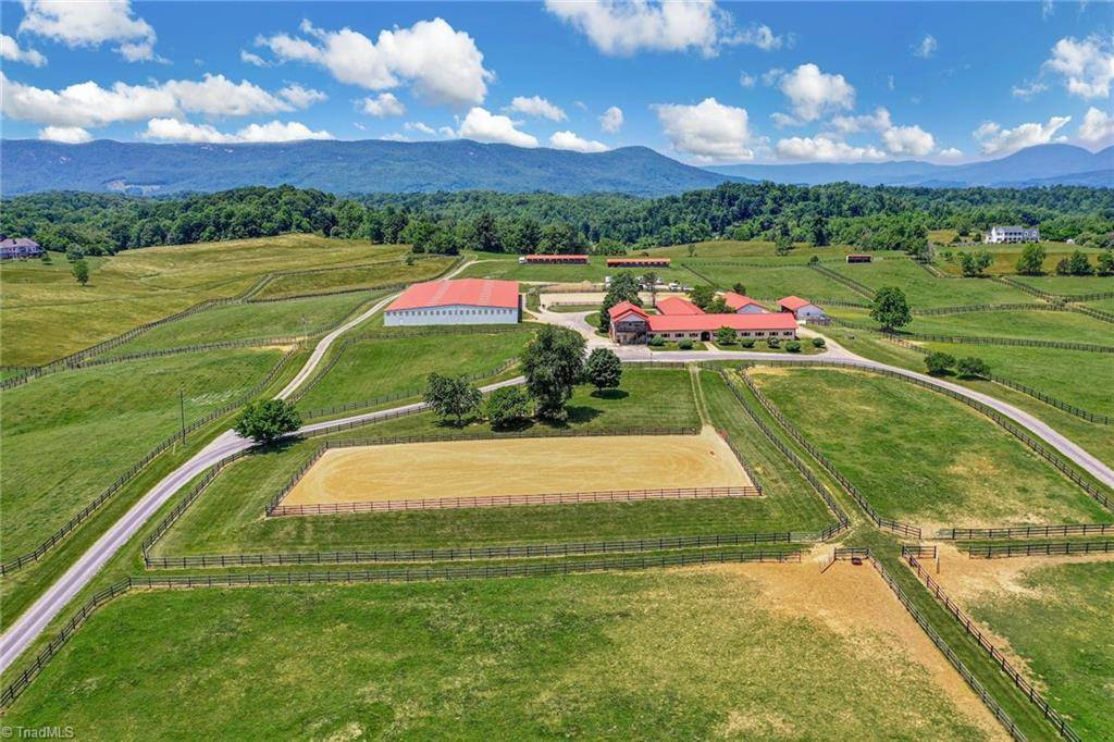 Natural Bridge, VA 24578,100 Equus LOOP
