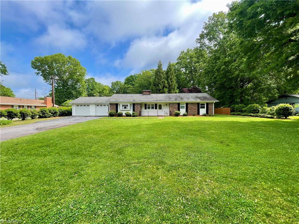 King, NC 27021,606 Kingsway DR