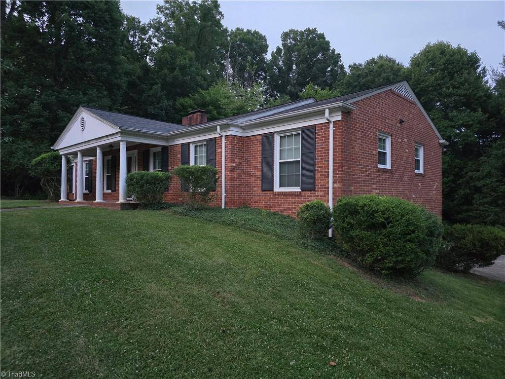 North Wilkesboro, NC 28659,905 Coffey AVE