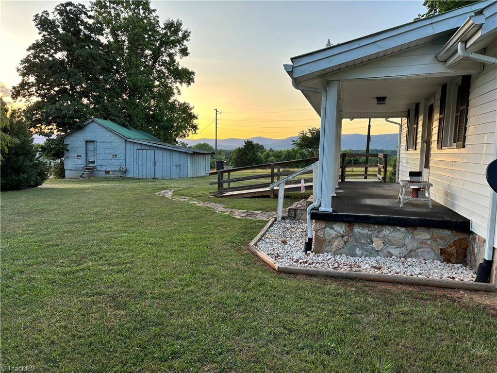 Claudville, VA 24076,294 Pell LN