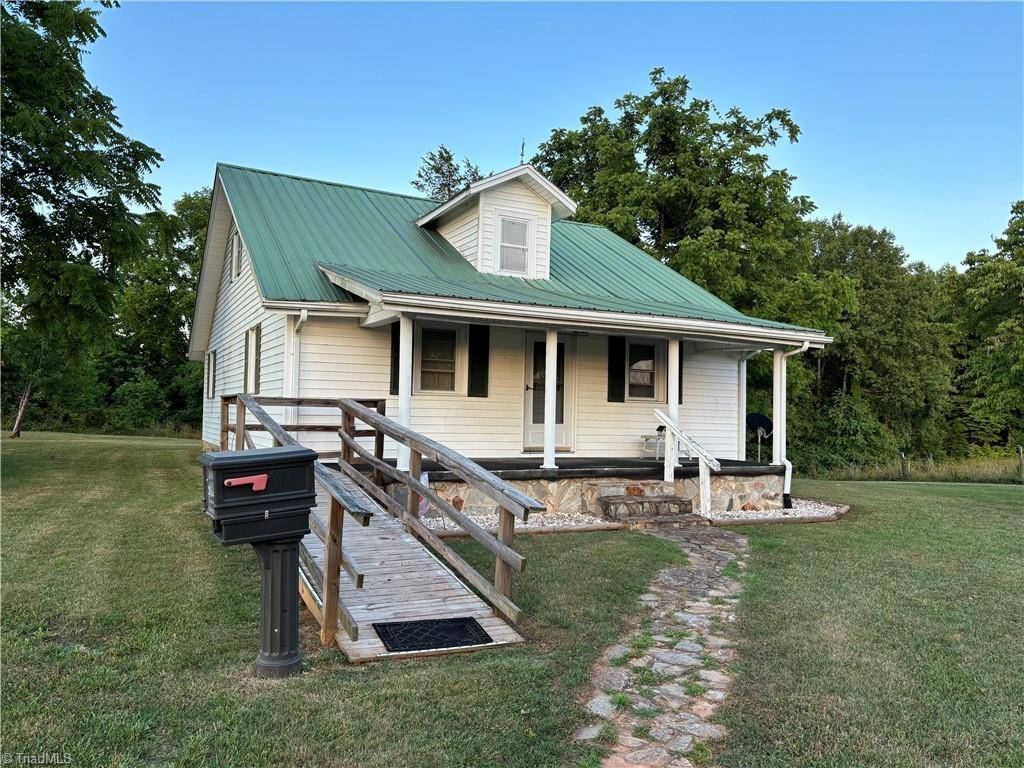 Claudville, VA 24076,294 Pell LN