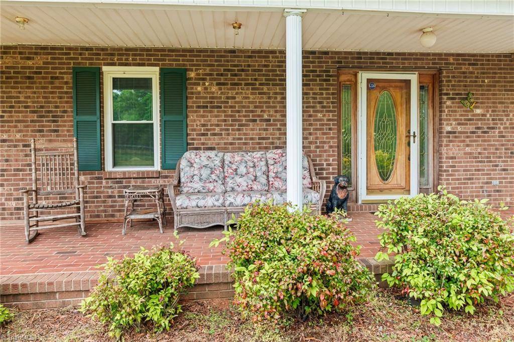 Mocksville, NC 27028,425 Dillon LN