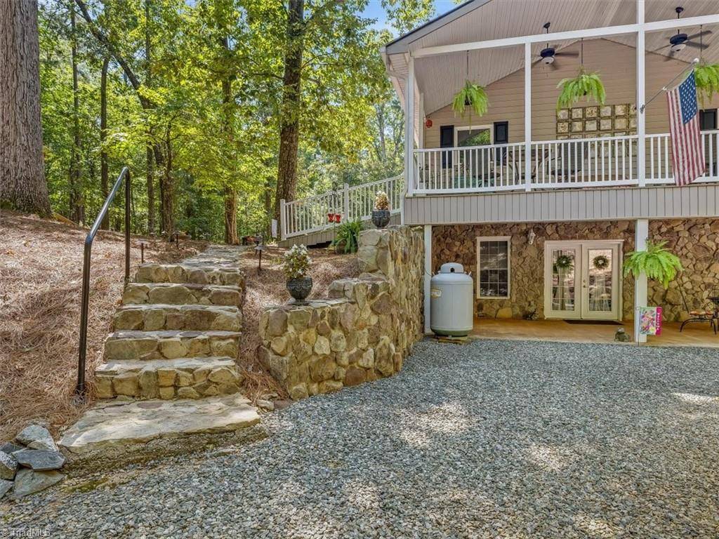 New London, NC 28127,186 Badin Shore CIR