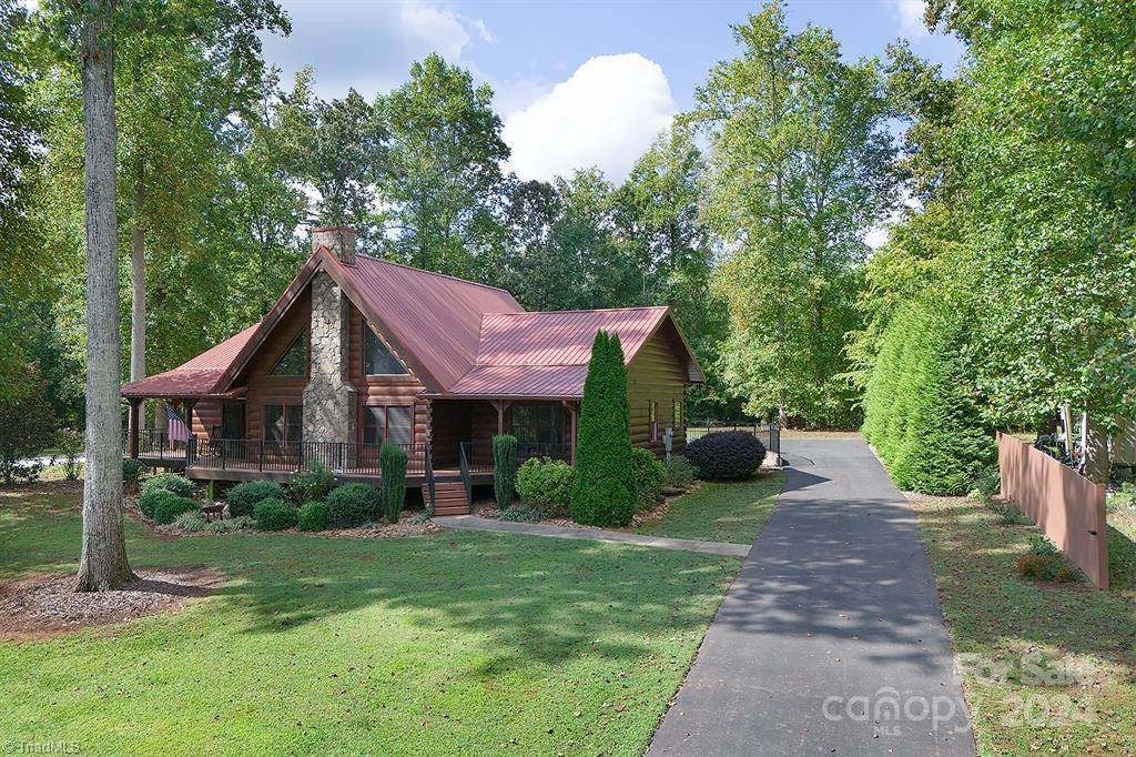 Mocksville, NC 27028,303 Lakeview RD