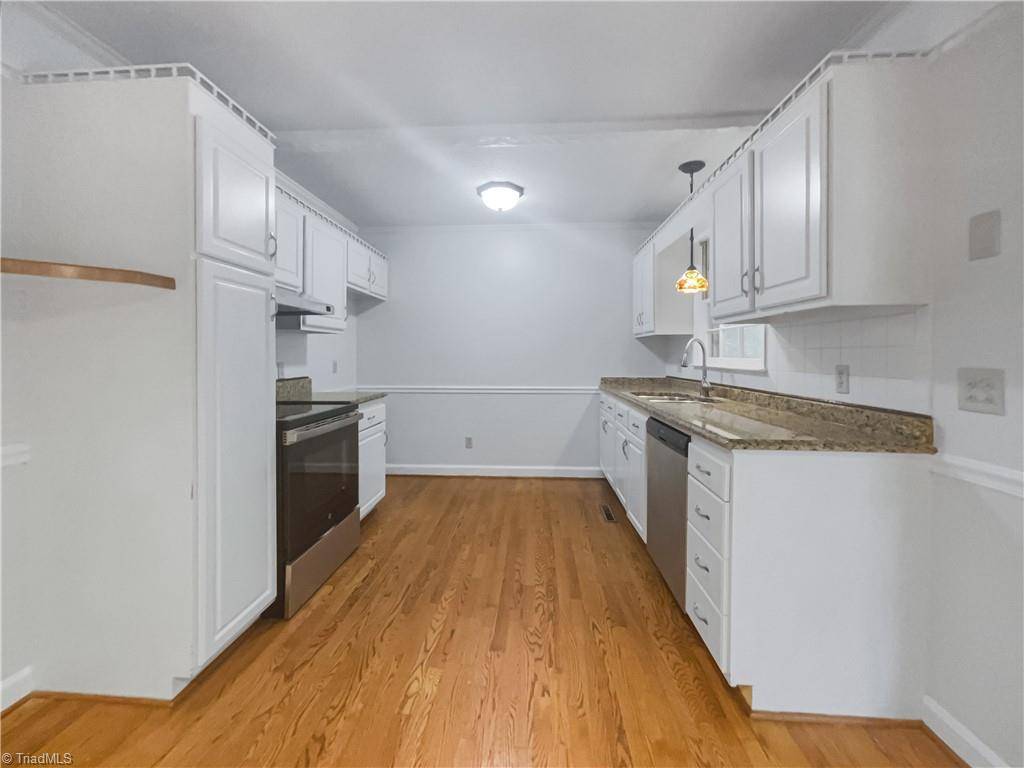 Pfafftown, NC 27040,3729 Crestbrook LN